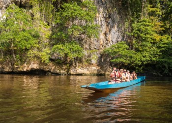 4D3N Kuching & Mulu UNESCO Tour with National Park Stay