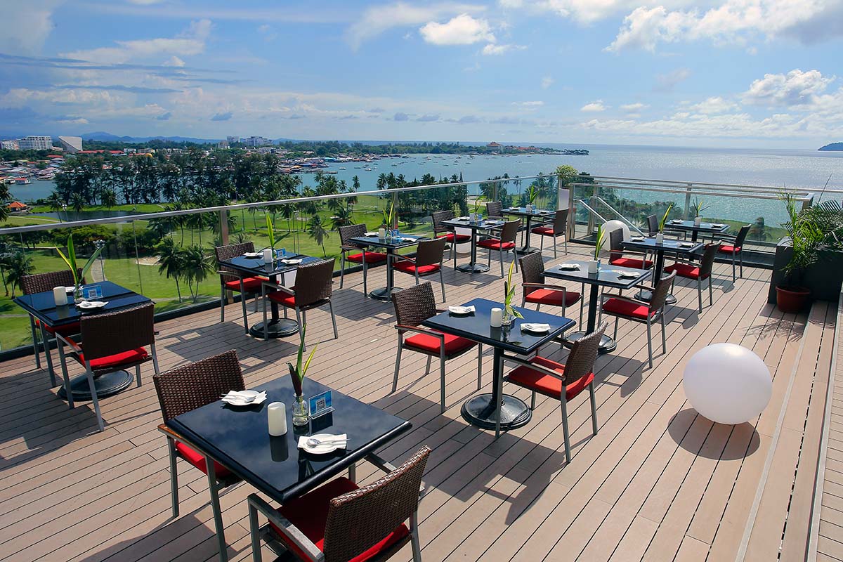 Horizons Sky Bar and Cigar Lounge, Sutera Habour