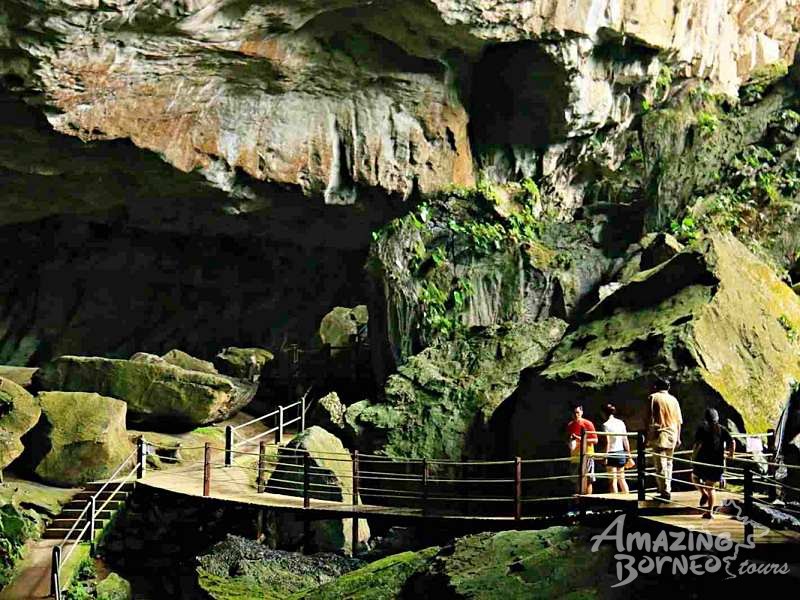 2D1N Mulu Show Caves & Park HQ Stay - Amazing Borneo Tours