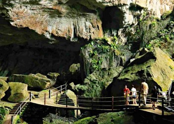 2D1N Mulu Show Caves & Park HQ Stay