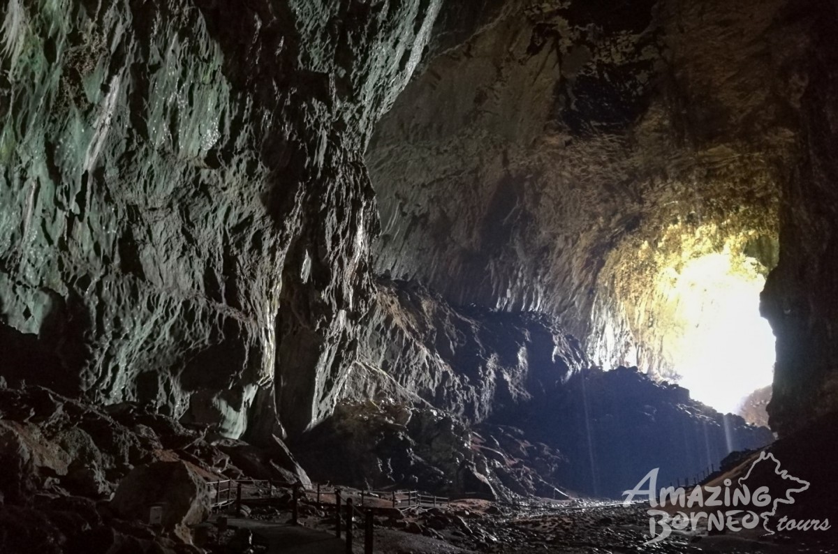 3D2N Mulu Show Caves & Park HQ Stay - Amazing Borneo Tours