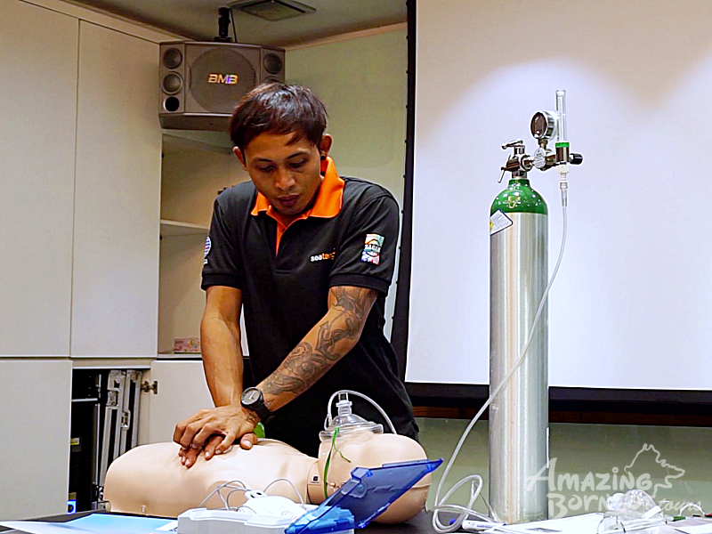 Emergency First Response Course (EFR)  - Amazing Borneo Tours