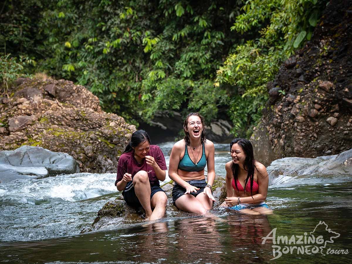2D1N Aura Montoria - Jungle Trekking, Adventure Caving, Cliff Jumping - Amazing Borneo Tours