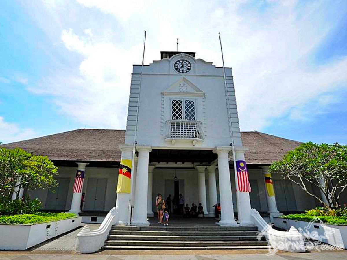 4D3N Kuching & Mulu UNESCO Tour with National Park Stay - Amazing Borneo Tours