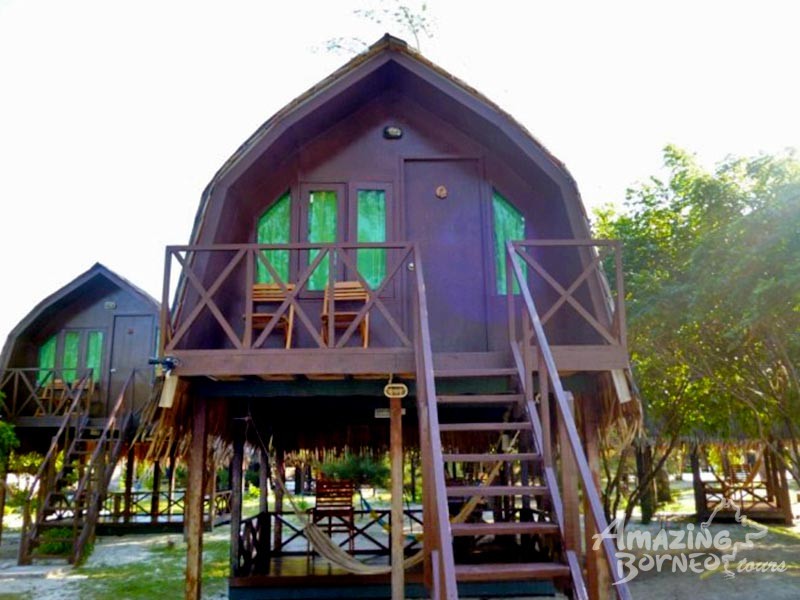 Mantanani Island Overnight - Mari Mari Backpackers Lodge - Amazing Borneo Tours