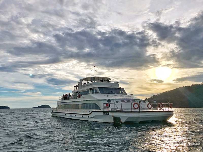 Rendez-vous Pour Un DÎner Inoubliable A Bord Du North Borneo Cruises!